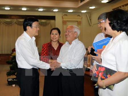 Chủ tịch nước Trương Tấn Sang và các đại biểu tại buổi làm việc.